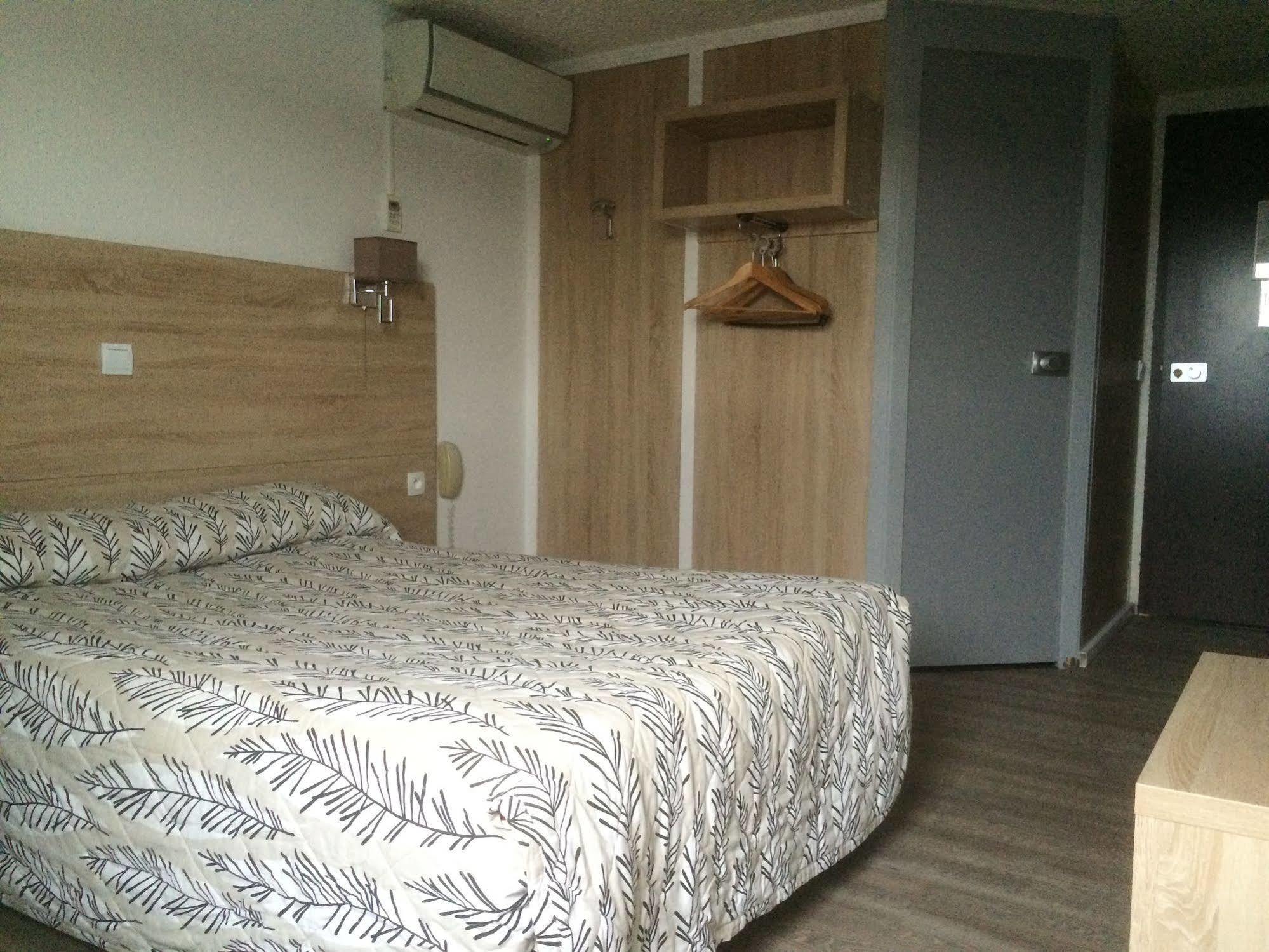 Hotel Les Tourrades คานส์ ภายนอก รูปภาพ